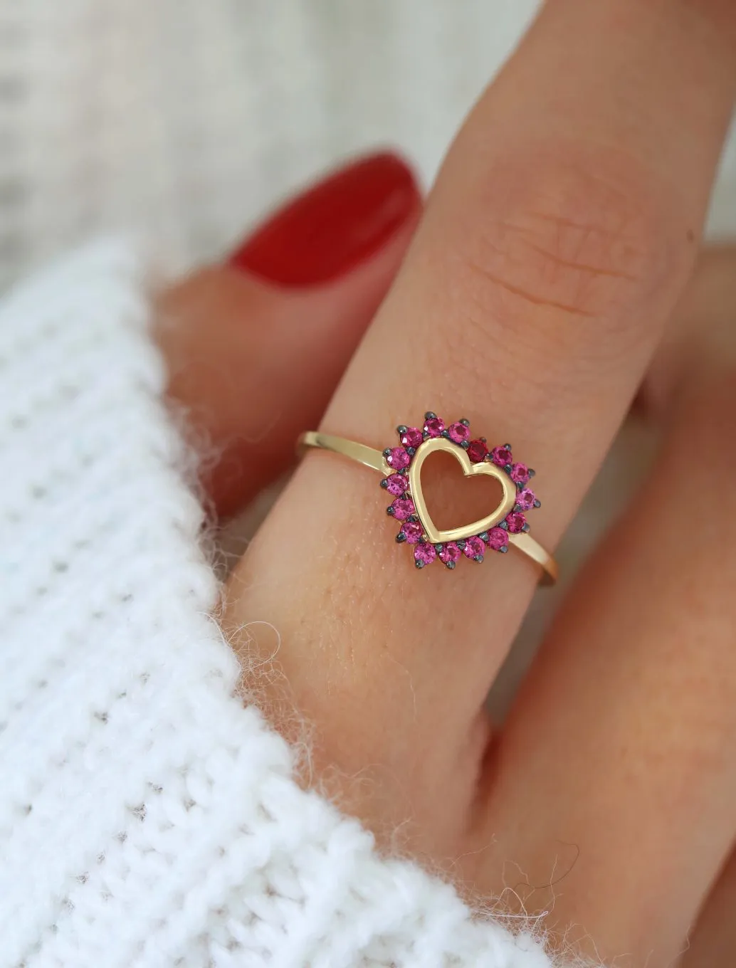 18K Gold Radiant Love Beaming Heart Ring